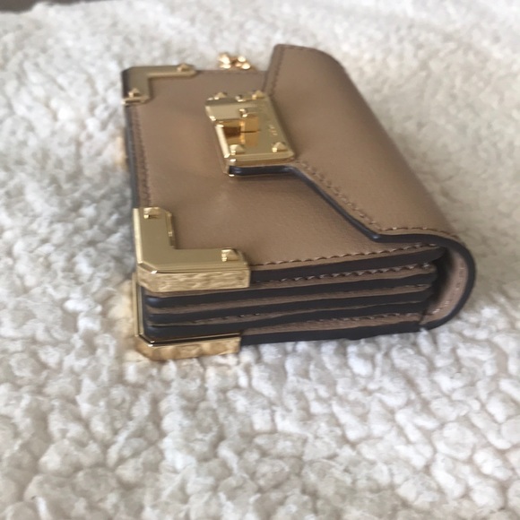 Michael Kors Kinsley Accordion Card Holder/Wallet - Picture 3 of 8